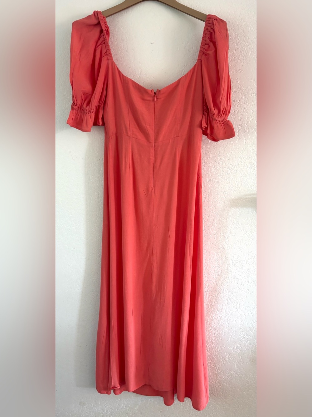 WeWoreWhat Coral Puff Sleeve Midi Dress Sweetheart Neck Slit Size 6